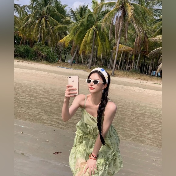 Fragile Heart Green Dress - Picture 1 of 3